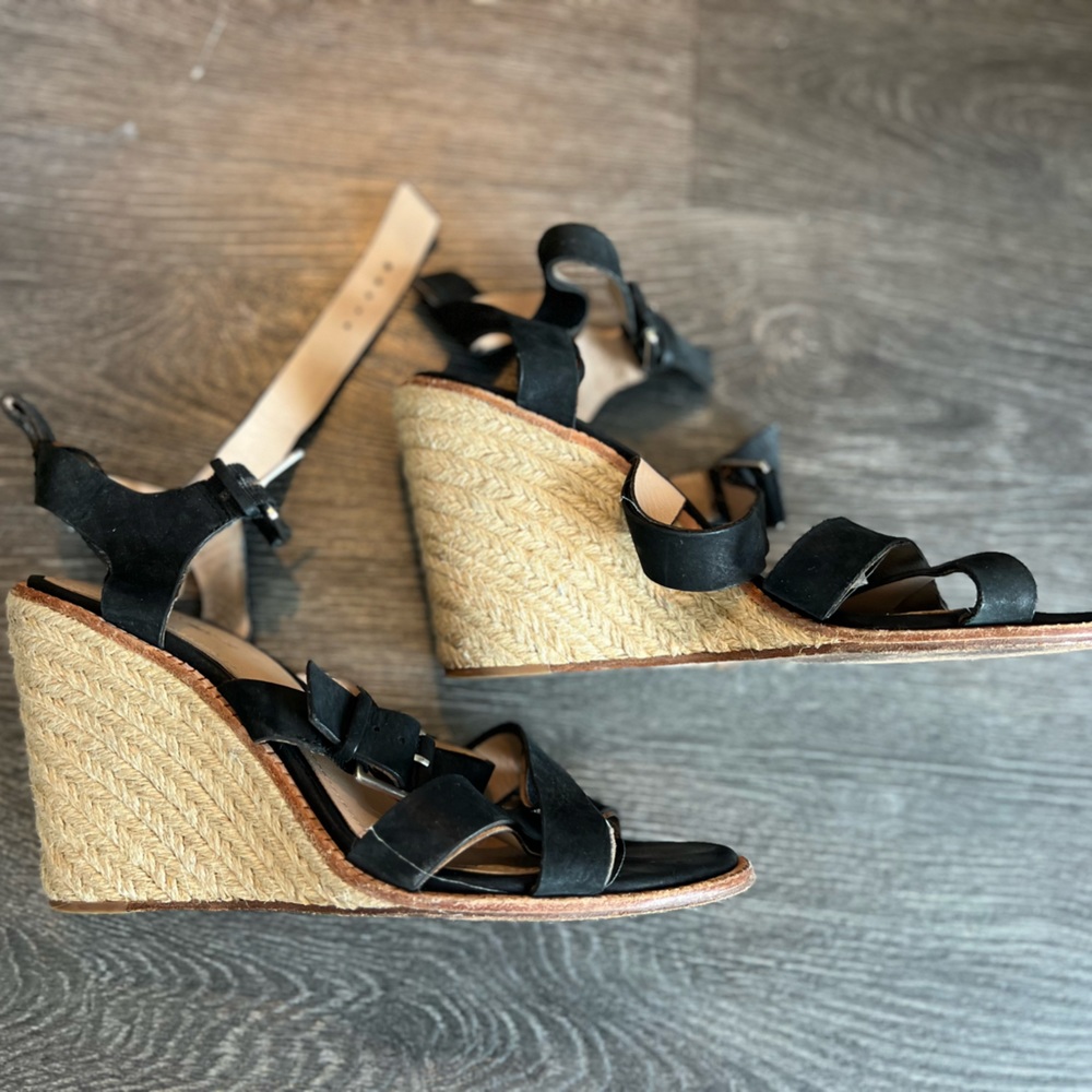 Pour La Victoire Wedges